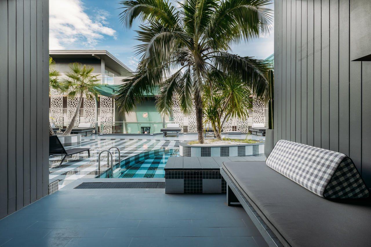 普吉岛福托酒店【SHA Plus+】 布吉 外观 照片 The swimming pool at the hotel