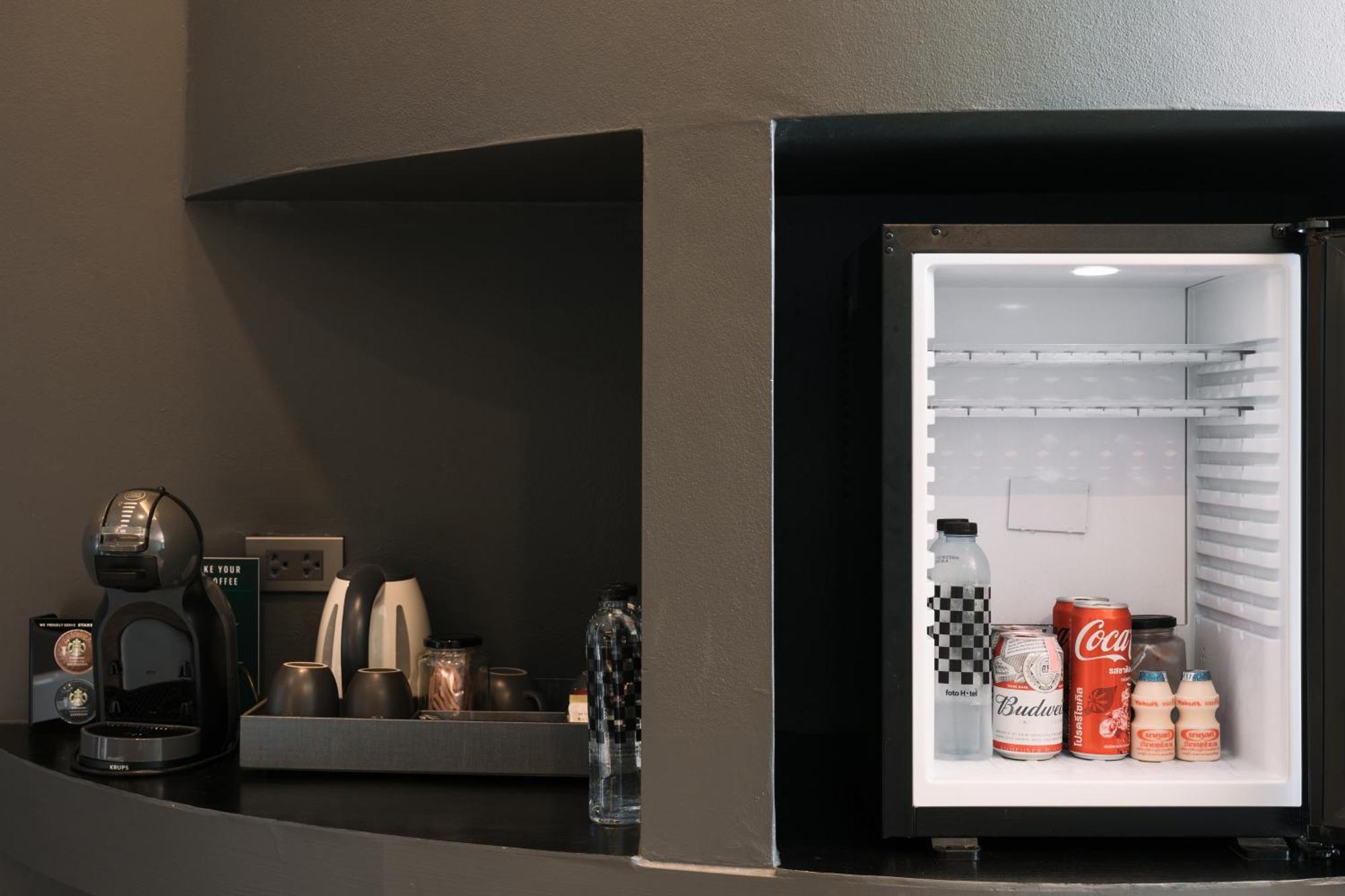 普吉岛福托酒店【SHA Plus+】 布吉 外观 照片 A built-in beverage refrigerator