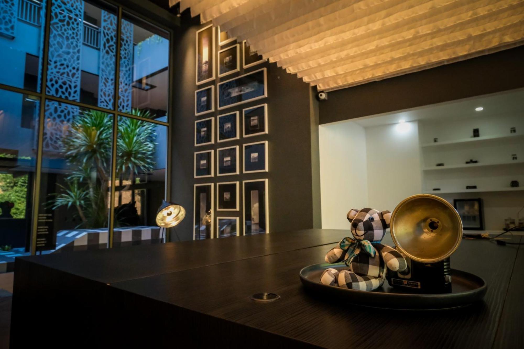 普吉岛福托酒店【SHA Plus+】 布吉 外观 照片 The interior of the hotel
