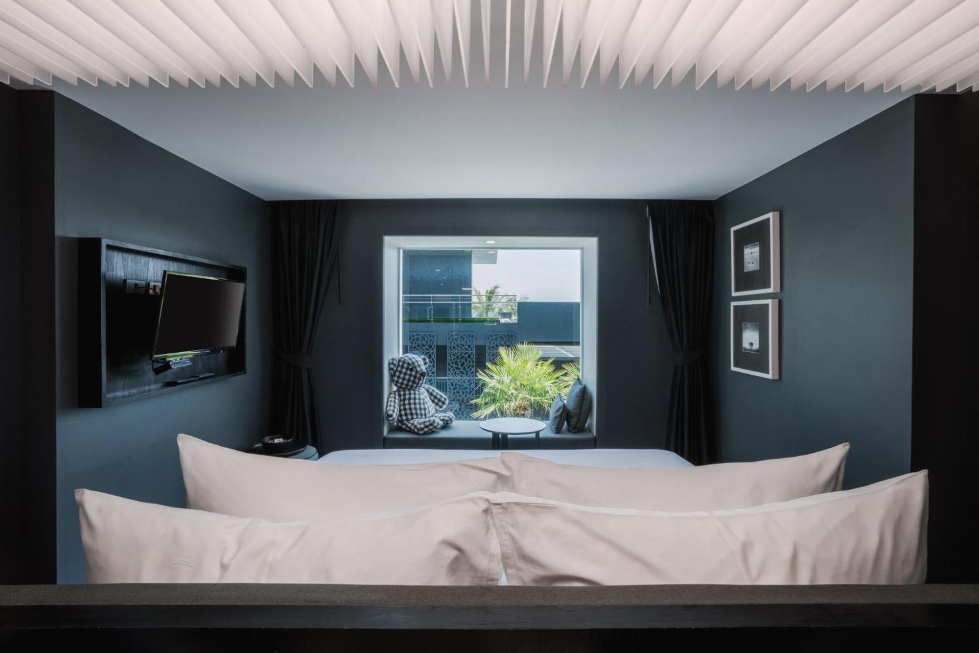 普吉岛福托酒店【SHA Plus+】 布吉 外观 照片 A room at the hotel